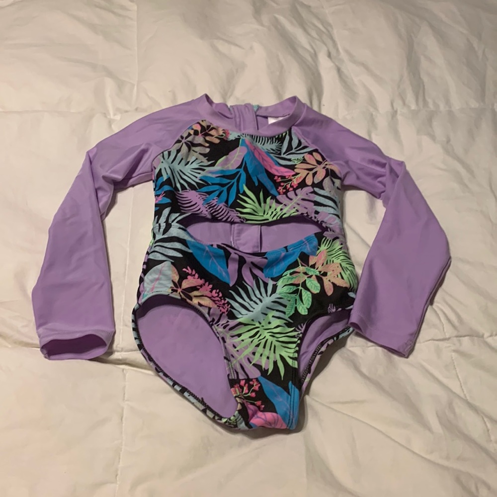 Girls one piece cut out long sleeve swimsuit
